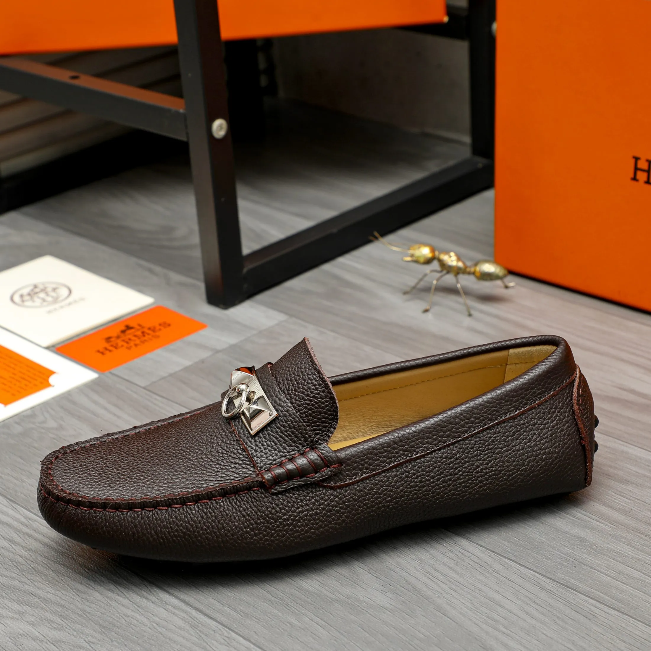 Men's shoes 💰420 Product trademark: HERMES "Hermes" casual slip-on shoes Regular size: 38-46 (45.46 custom-made, non-returnable) Product materials: Selected pebbled cowhide upper, sheepskin lining, non-slip bean outsole